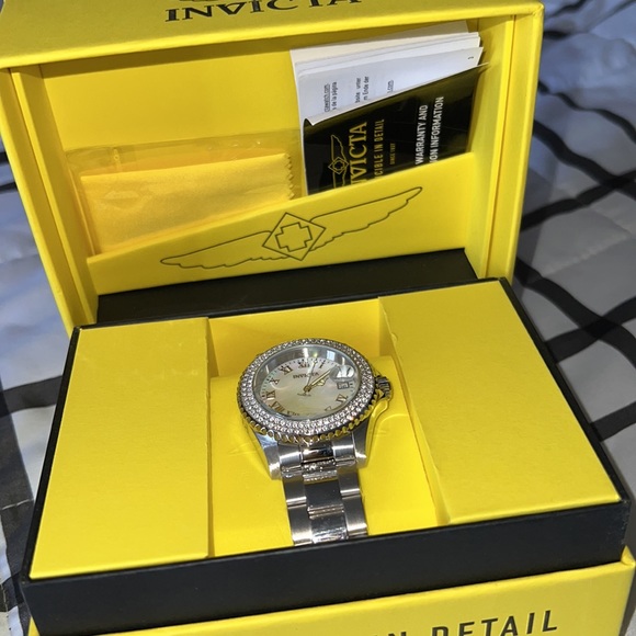 Invicta Woman Watch - Picture 2 of 11